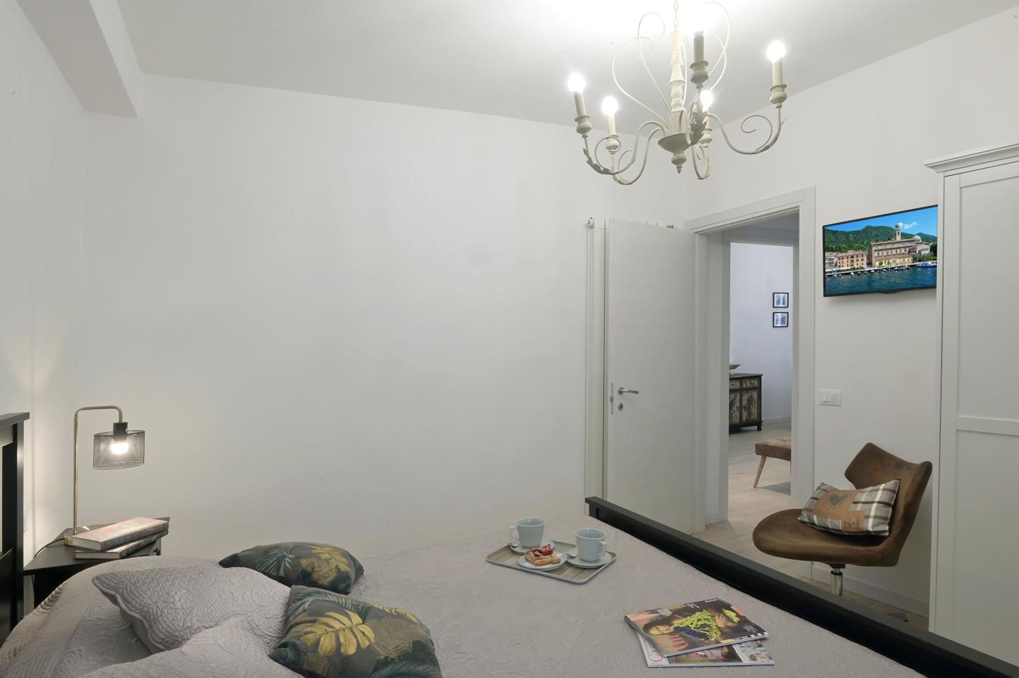 Cavour Apartments Сало Экстерьер фото