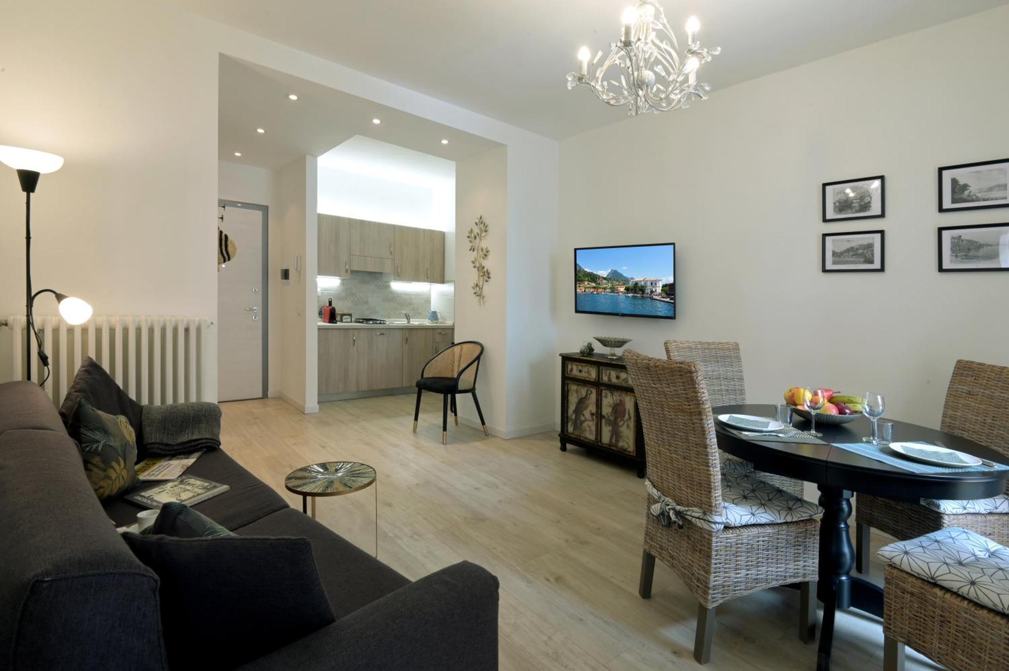 Cavour Apartments Сало Экстерьер фото