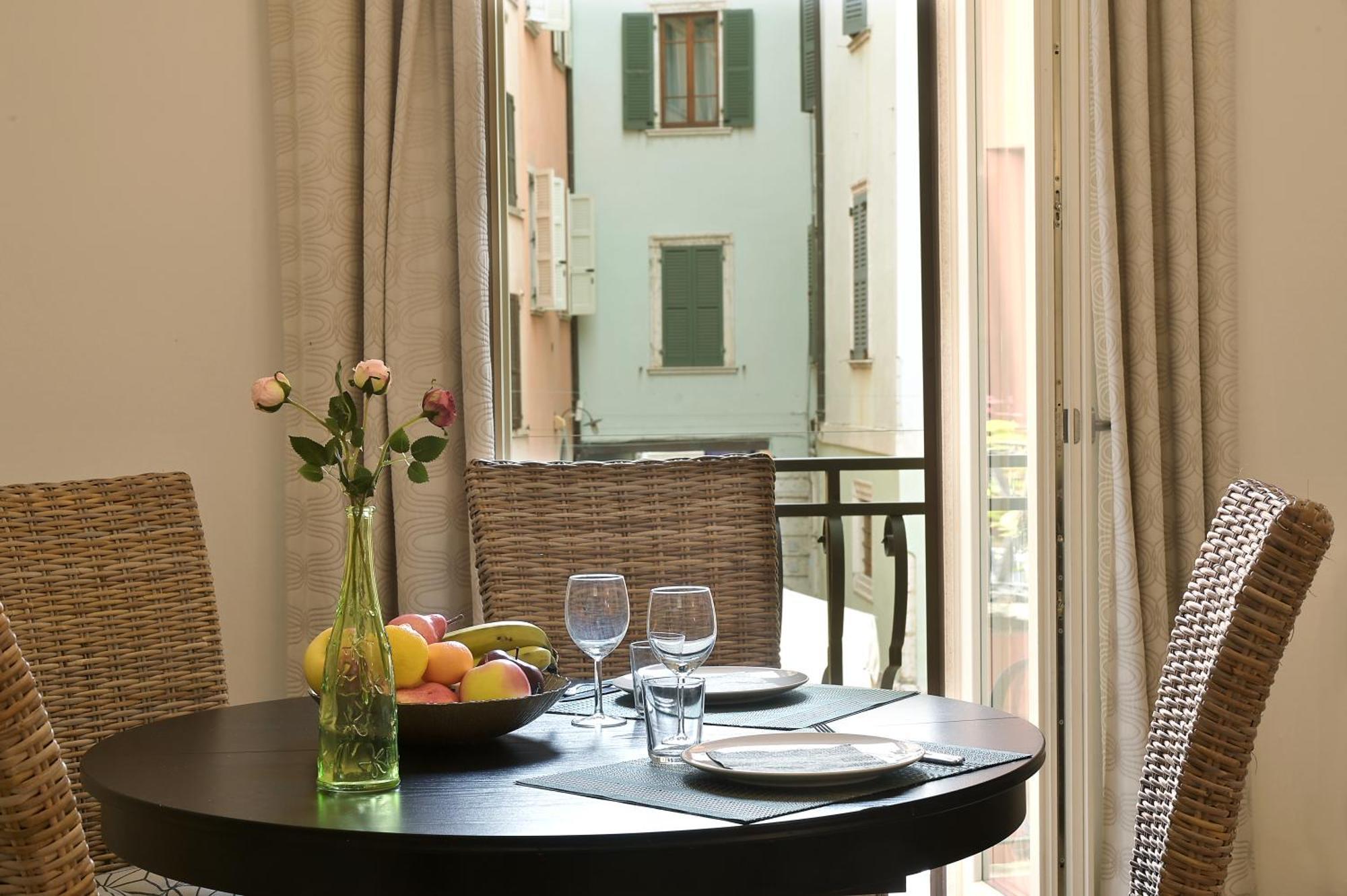 Cavour Apartments Сало Экстерьер фото